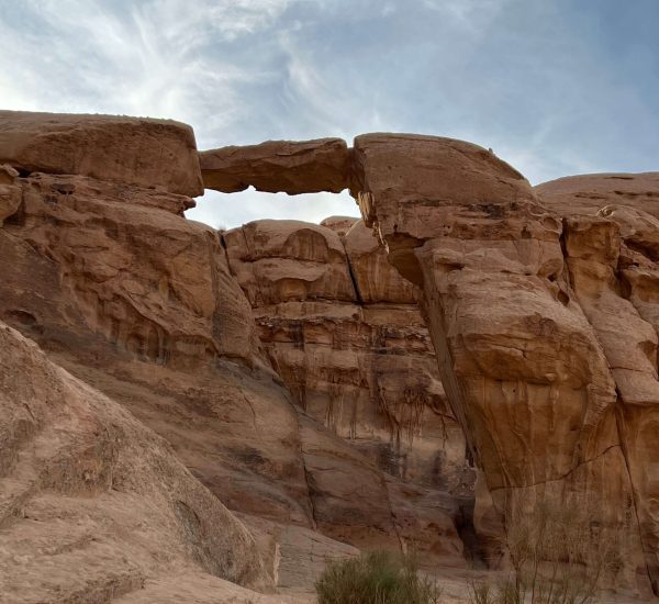 Puente de roca de Umm Fruth – Wadi Rum Puente de roca de Umm Fruth - Wadi Rum